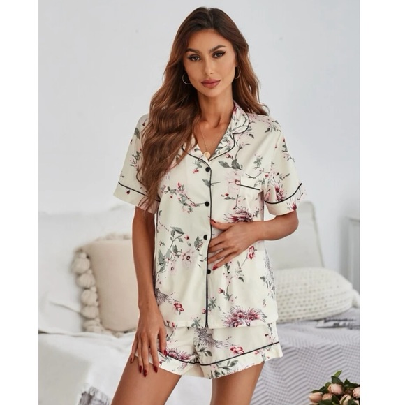 Floral Contrast Piping Pajama Set - Picture 4 of 6